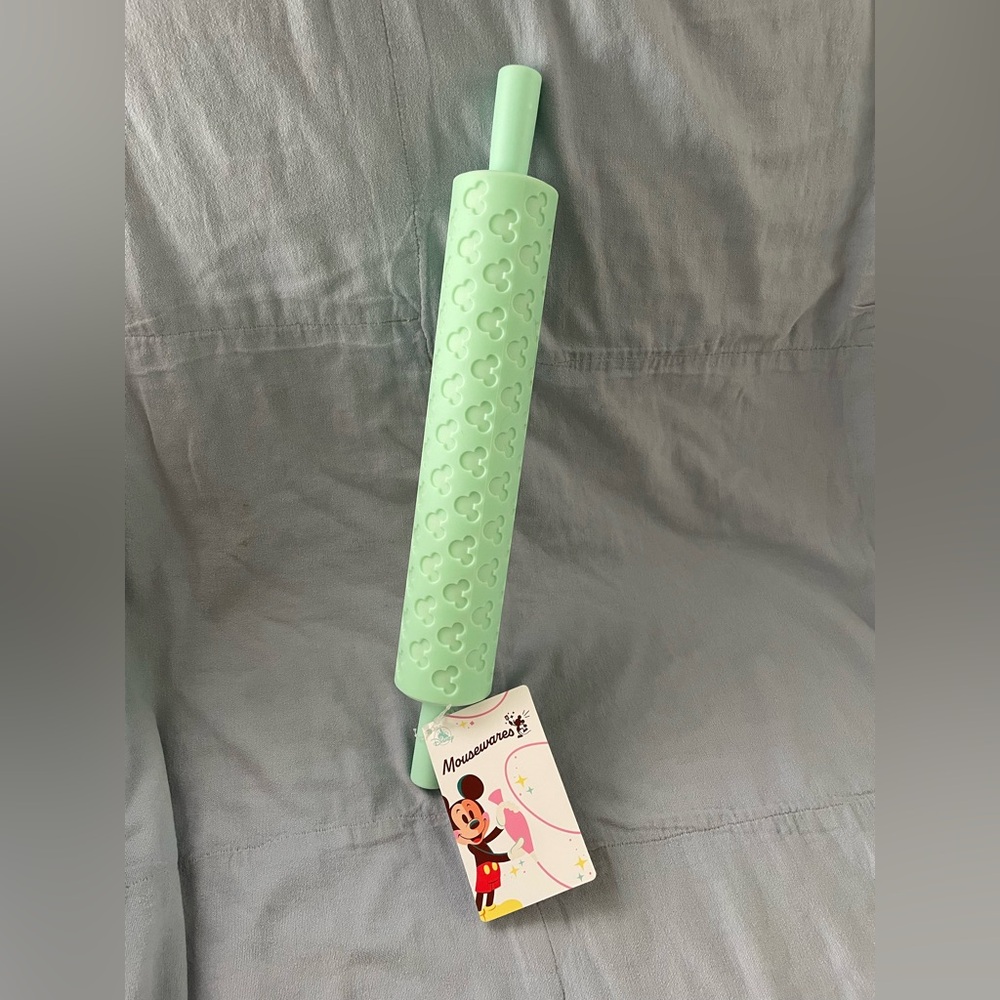 NEW Walt Disney Parks Mouse Wares Mickey Mouse Head Icon Rolling Pin Green